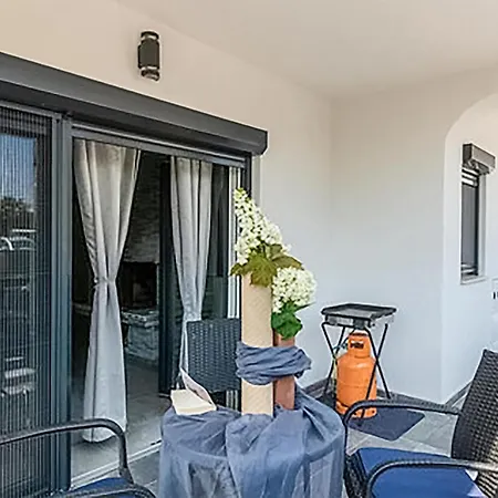Gorgeous In With Kitchen Apartment Porec
