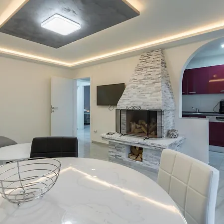 Apartment Gorgeous In With Kitchen *